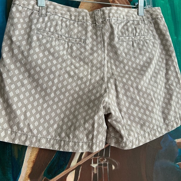 Merona Tan Patterned Women's Bermudas 8 - Picture 6 of 16